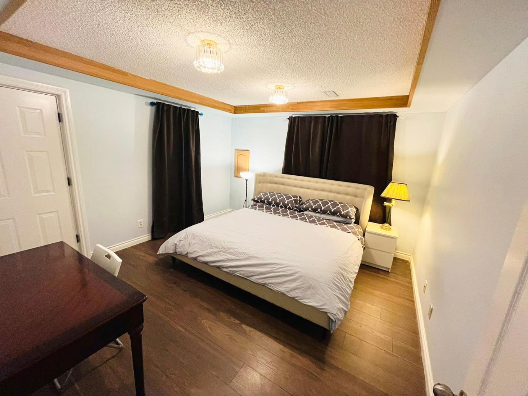 Private Suite With Private Entrance King Bed Richmond Exterior photo